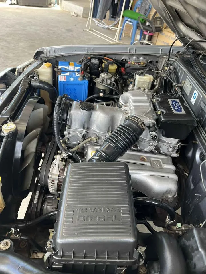 2005 Mazda 2500 Fighter V 2