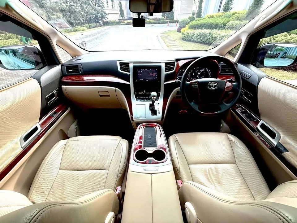 2010 Toyota Alphard, Vellfire II (AH20) 3