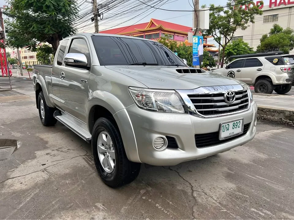 2012 Toyota Hilux VII 2