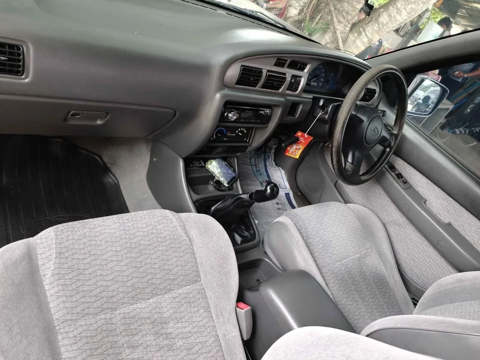 2003 Mazda 2500 Fighter V 2