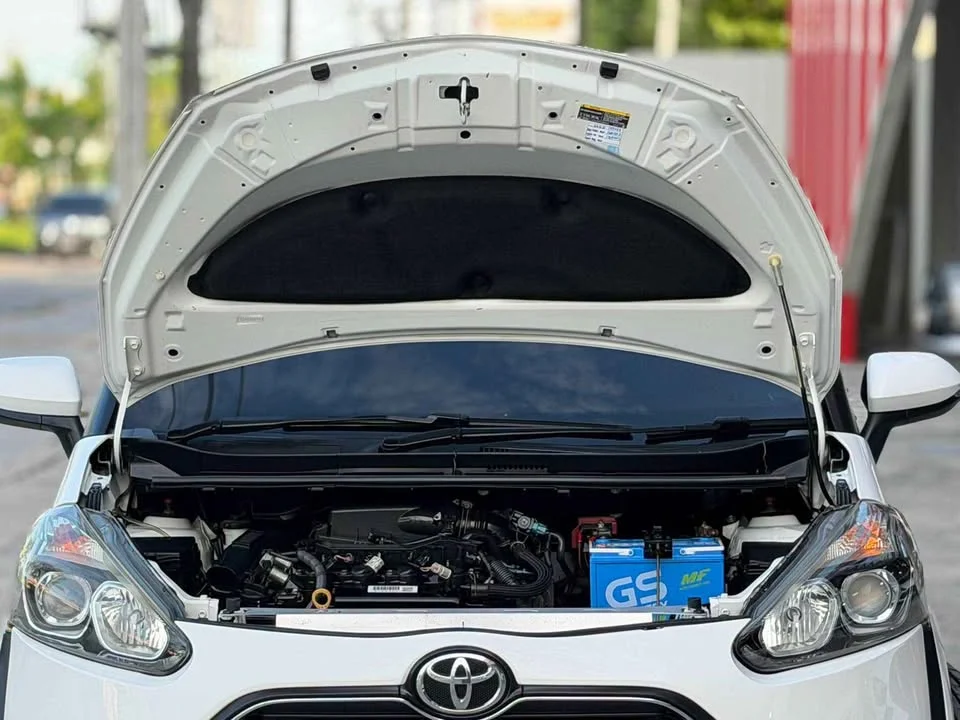2017 Toyota Sienta II 3