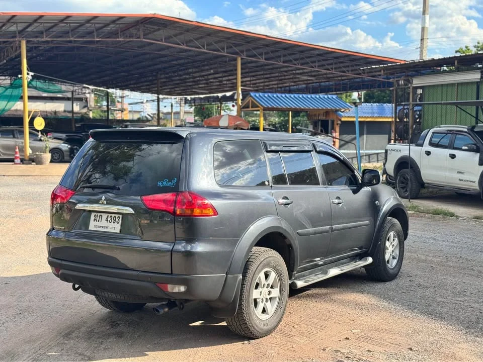2012 Mitsubishi Pajero Sport II 2