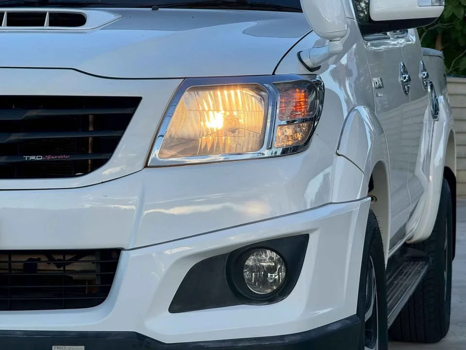 2013 Toyota Hilux VII 2