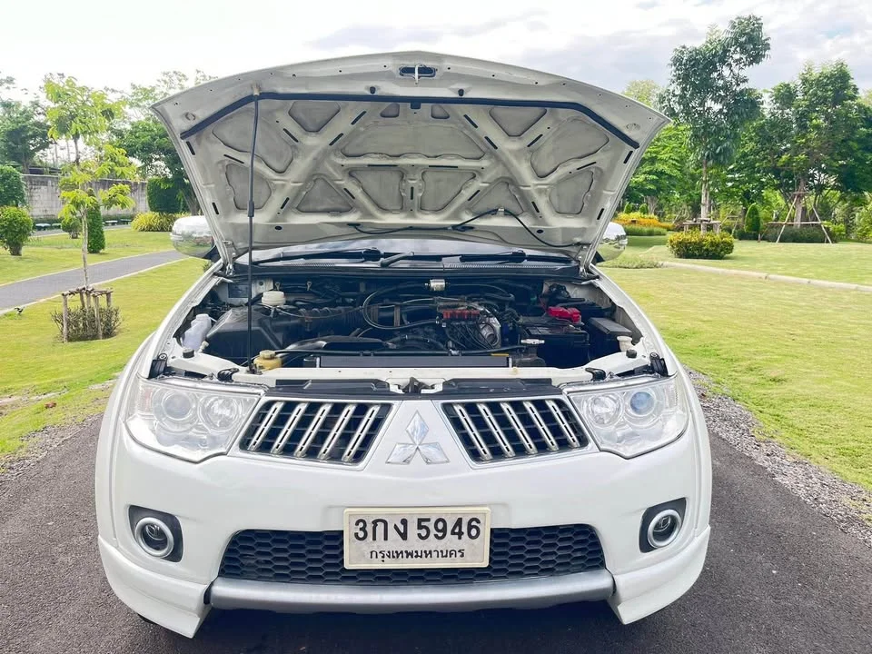 2013 Mitsubishi Pajero Sport II 2