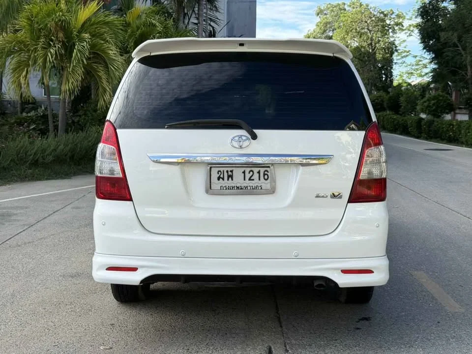 2012 Toyota Innova I 3