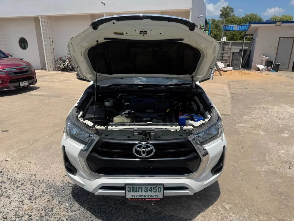 2022 Toyota Hilux VIII 2