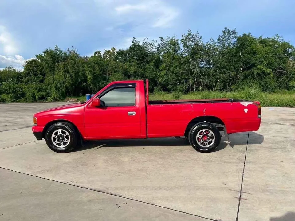 1995 Isuzu TFR III 2