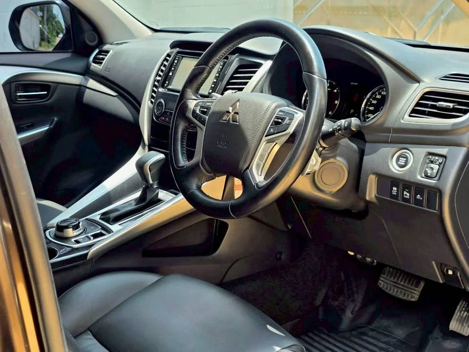 2015 Mitsubishi Pajero Sport III 3
