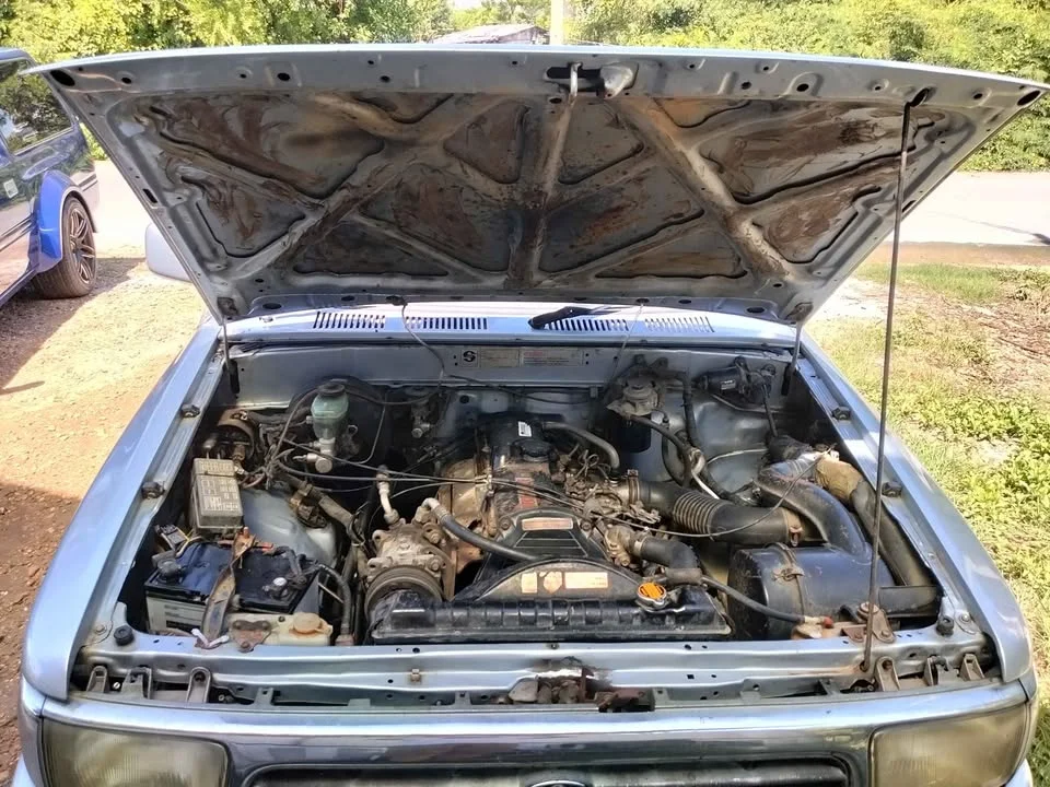 1998 Toyota Hilux Mighty-X V 2