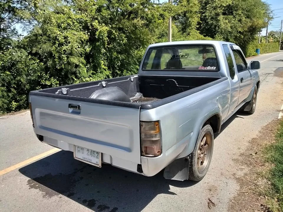 1998 Toyota Hilux Mighty-X V 3