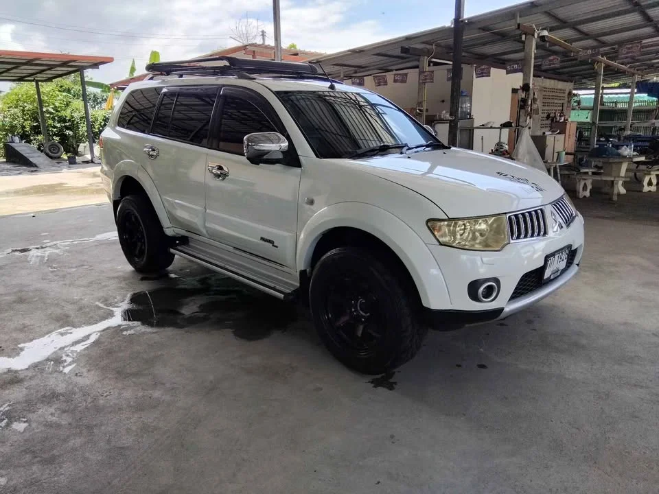 2011 Mitsubishi Pajero Sport II 3
