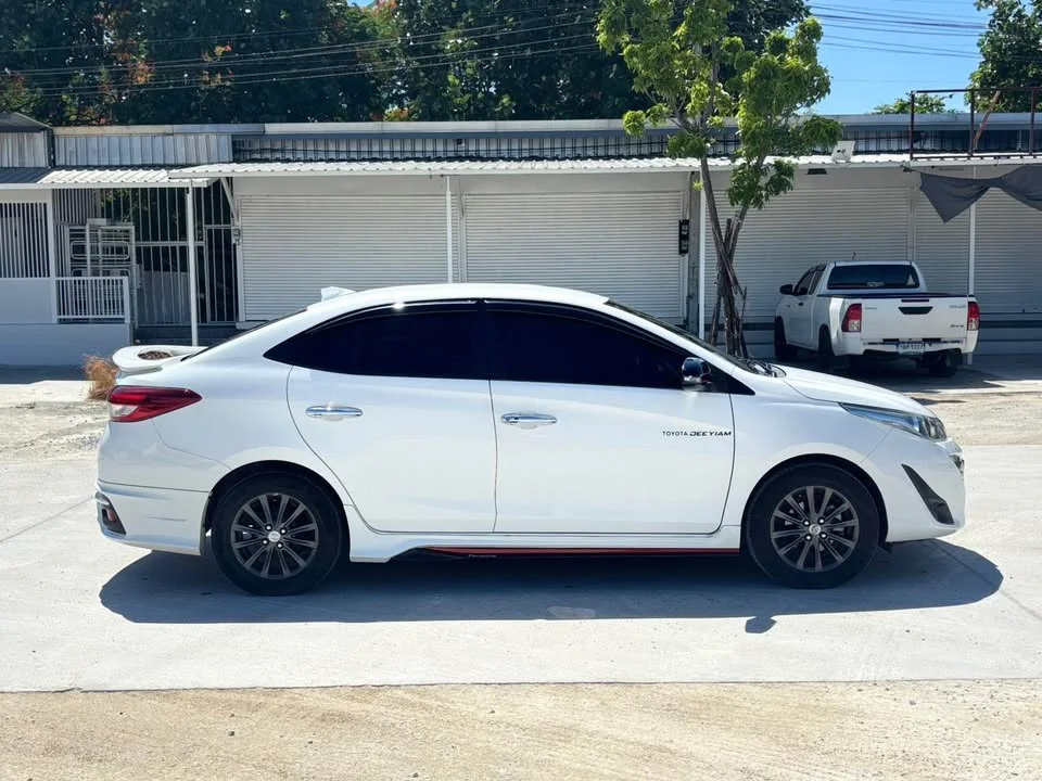 2018 Toyota Yaris ATIV III 2