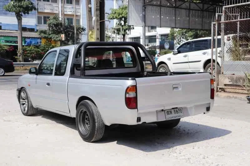 2003 Mazda 2500 Fighter V 2