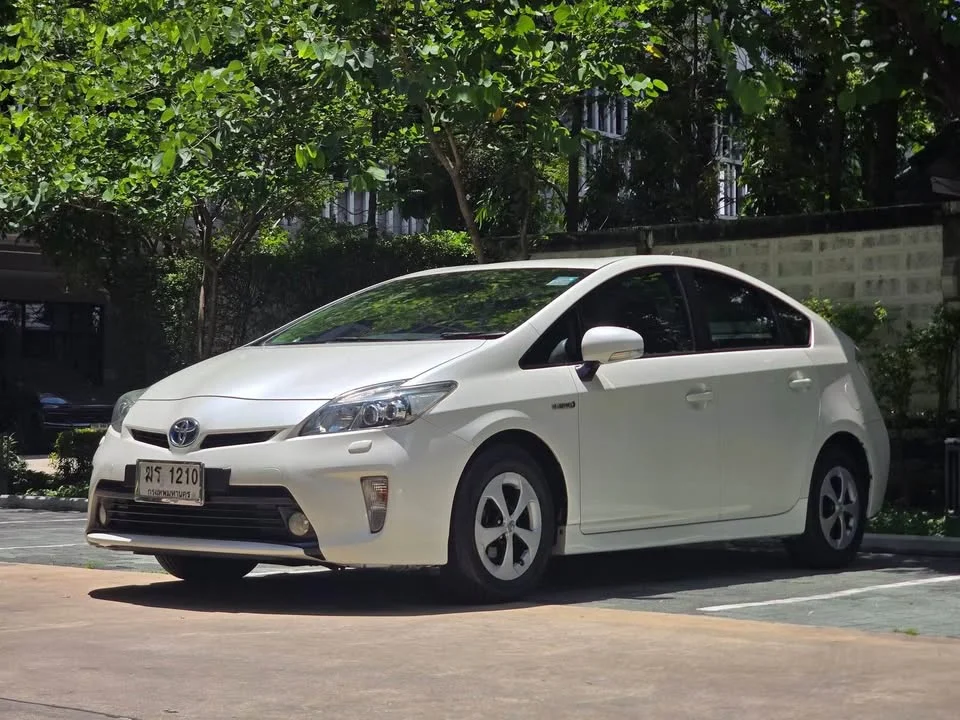 2012 Toyota Prius III 3