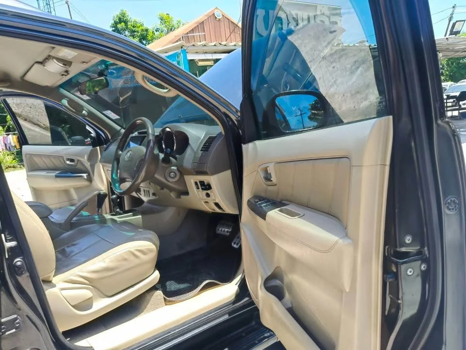 2005 Toyota Fortuner I 2
