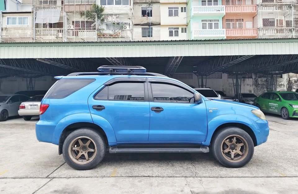 2005 Toyota Fortuner I 2