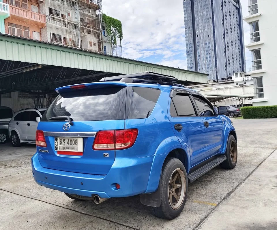 2005 Toyota Fortuner I 3
