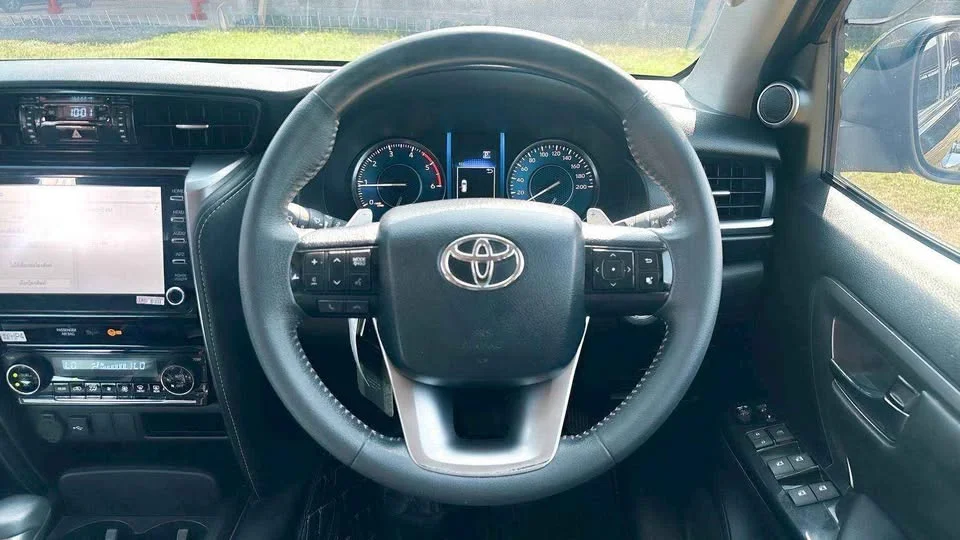 2023 Toyota Fortuner II 2