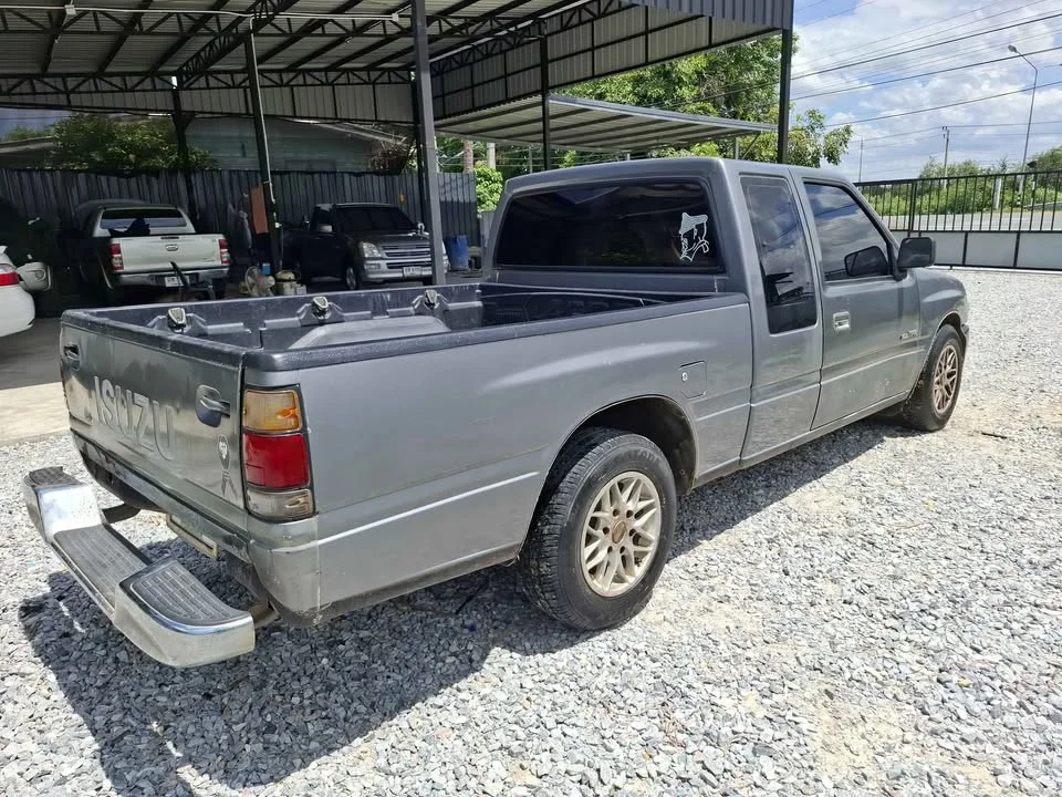 1993 Isuzu TFR III 3
