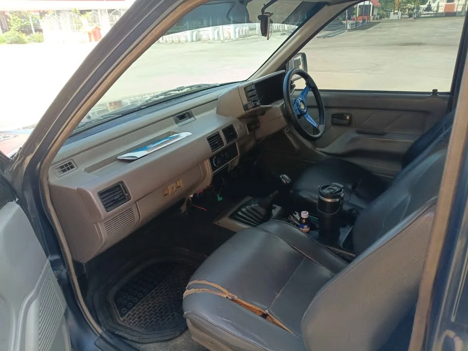 1993 Isuzu TFR III 3