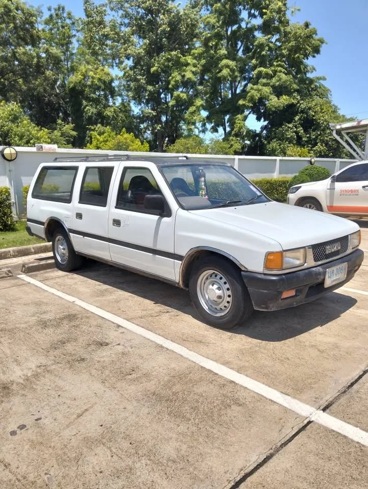 1991 Isuzu TFR III 2
