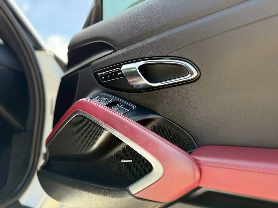 2018 Porsche 718 Boxster and Cayman IV 3