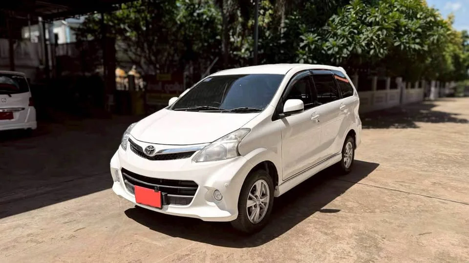 2012 Toyota Avanza II 2