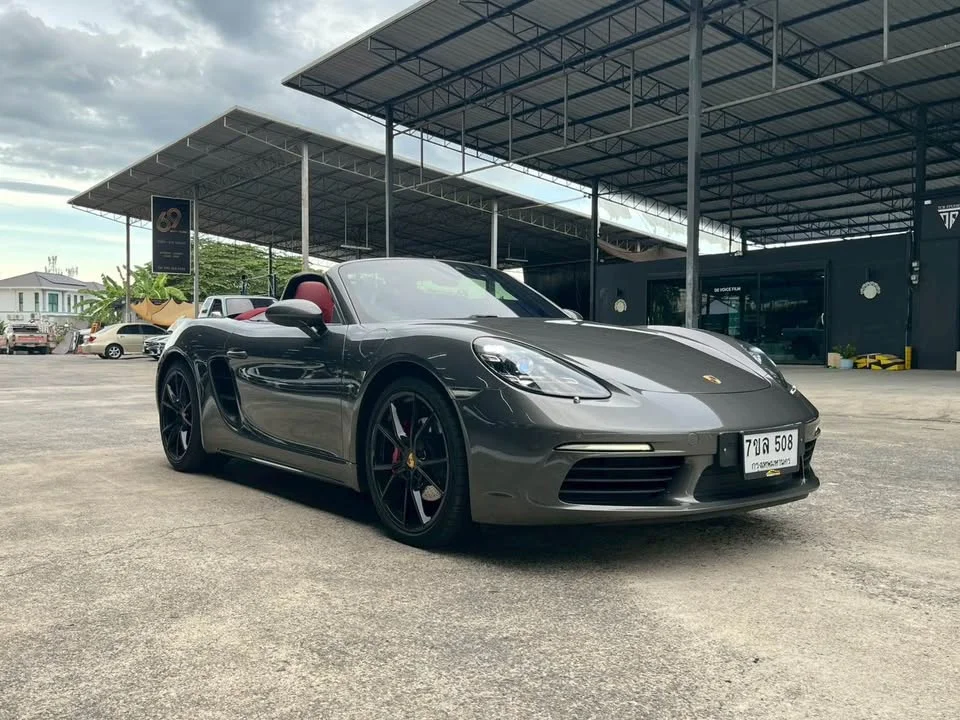 2018 Porsche 718 Boxster and Cayman IV 2