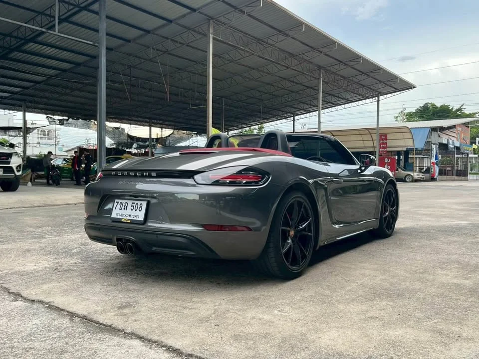 2018 Porsche 718 Boxster and Cayman IV 3