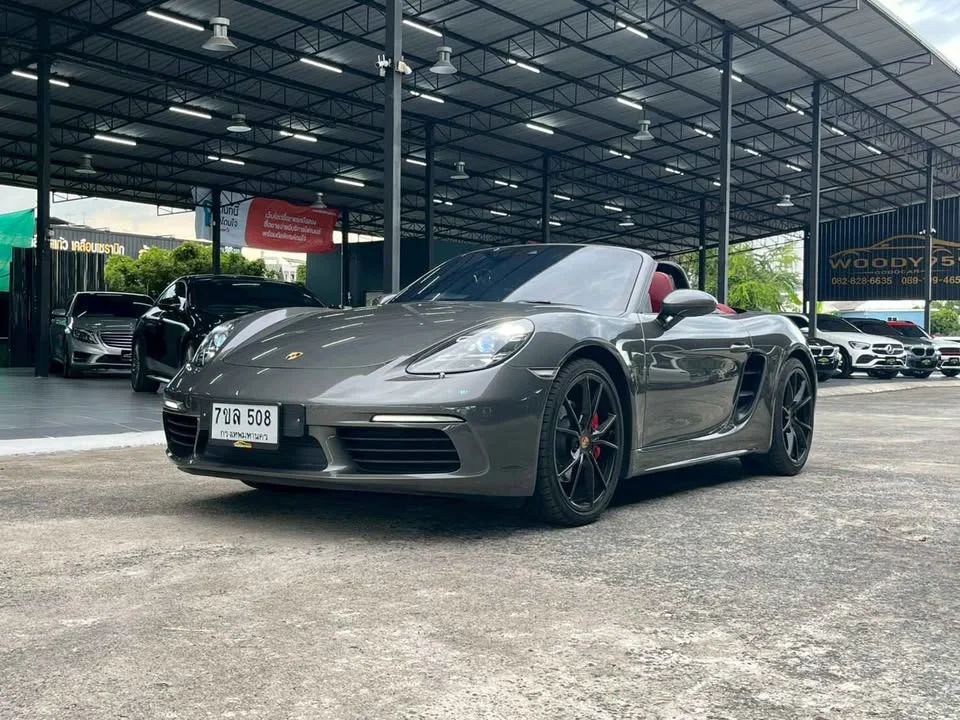 2019 Porsche 718 Boxster and Cayman IV 2