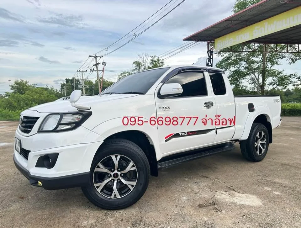 2013 Toyota Hilux VII 3