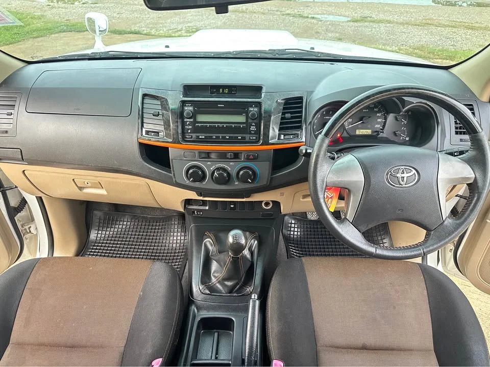 2013 Toyota Hilux VII 2