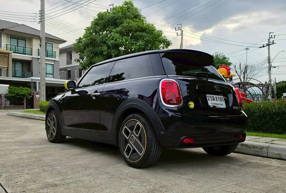2022 Mini Hatch  III 3