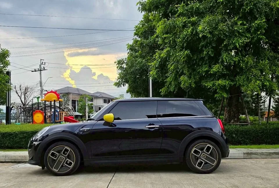 2022 Mini Hatch  III 2