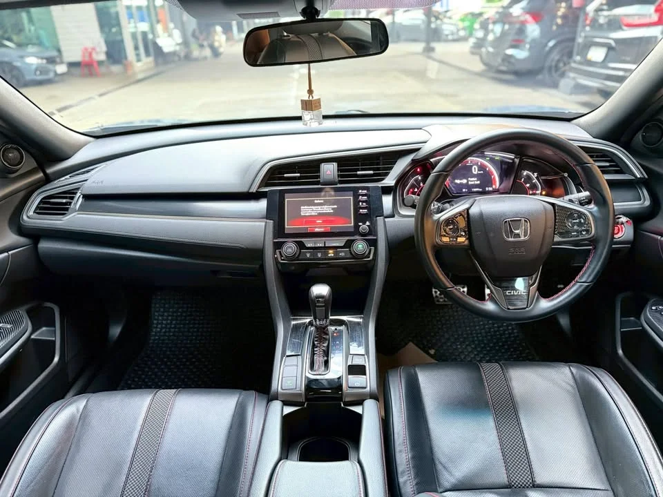 2019 Honda Civic X 2