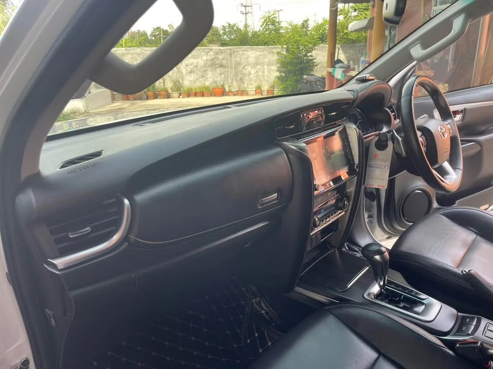 2023 Toyota Fortuner II 2