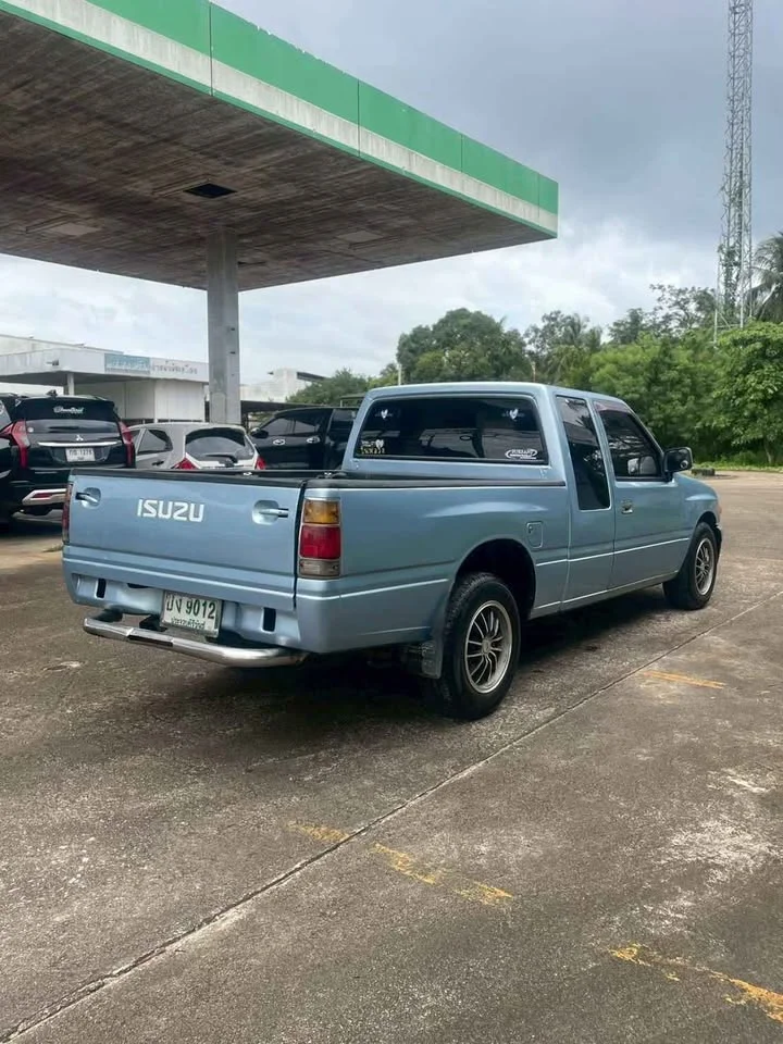 1993 Isuzu TFR III 3