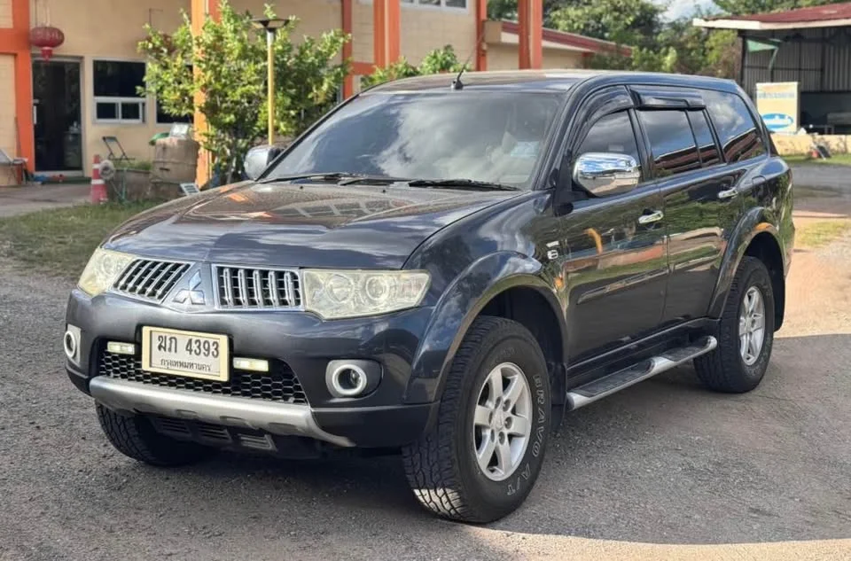 2012 Mitsubishi Pajero Sport II 2