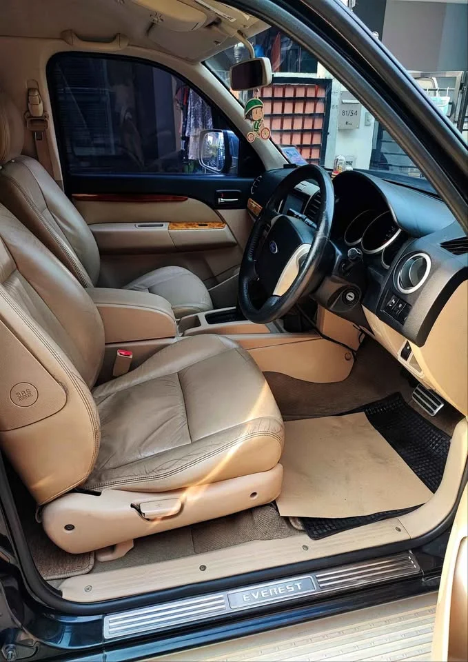 2010 Ford Everest I 3