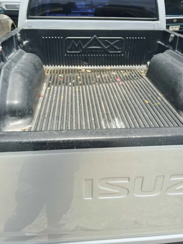 1997 Isuzu TFR III 2
