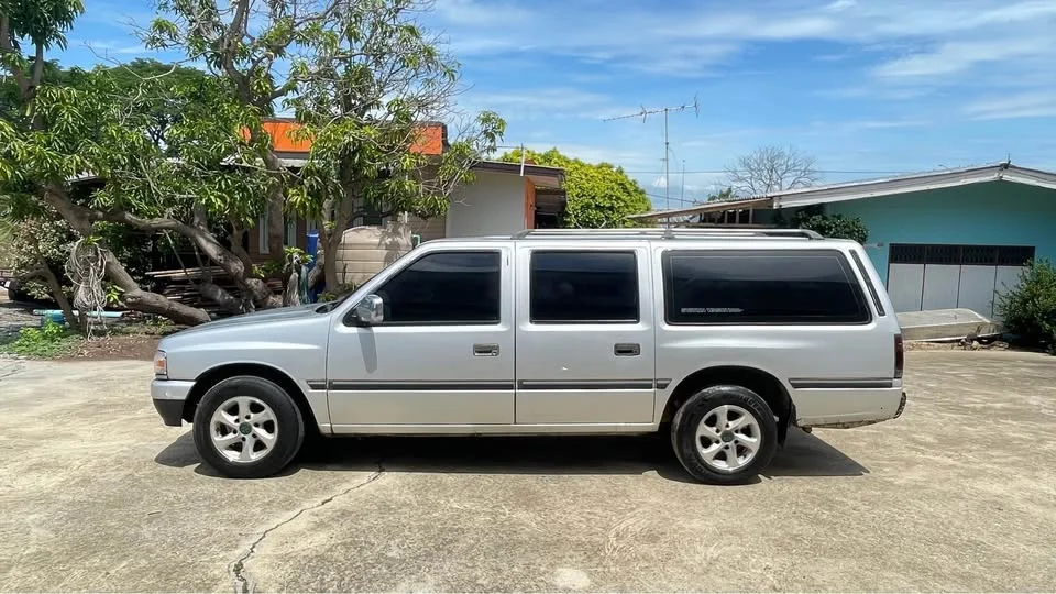 1996 Isuzu TFR III 2