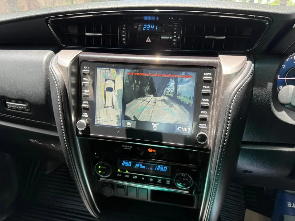 2023 Toyota Fortuner II 2