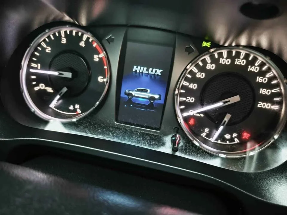 2022 Toyota Hilux VIII 3