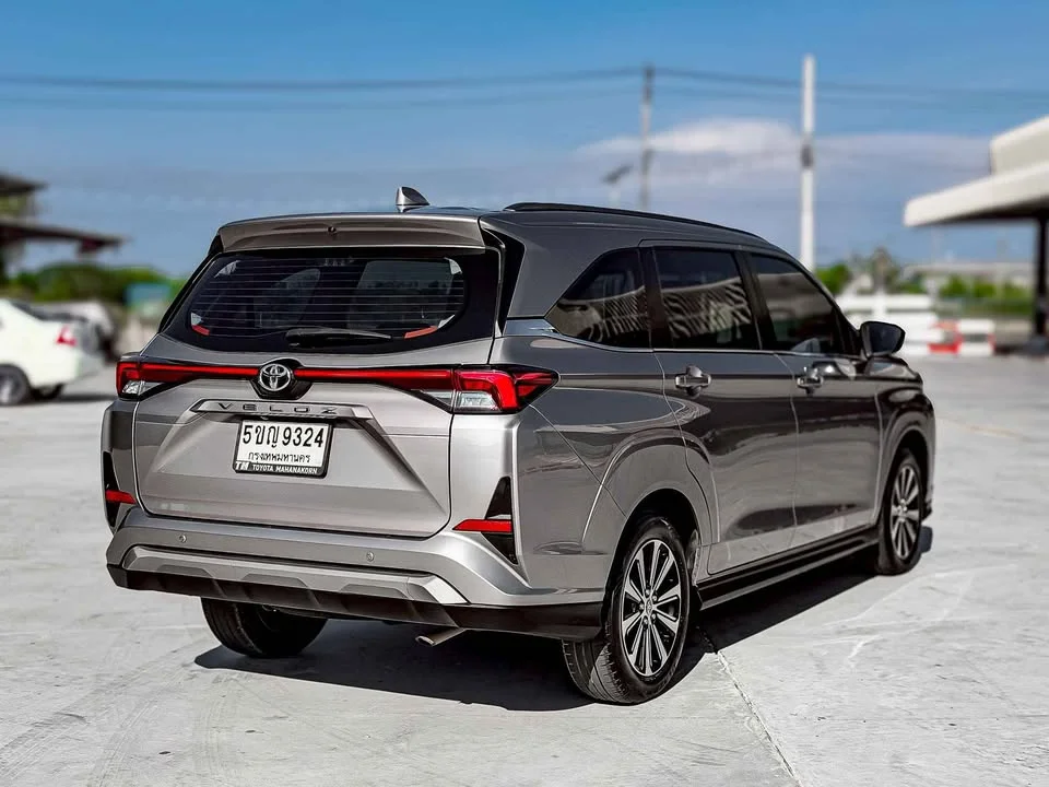 2023 Toyota Veloz III 2