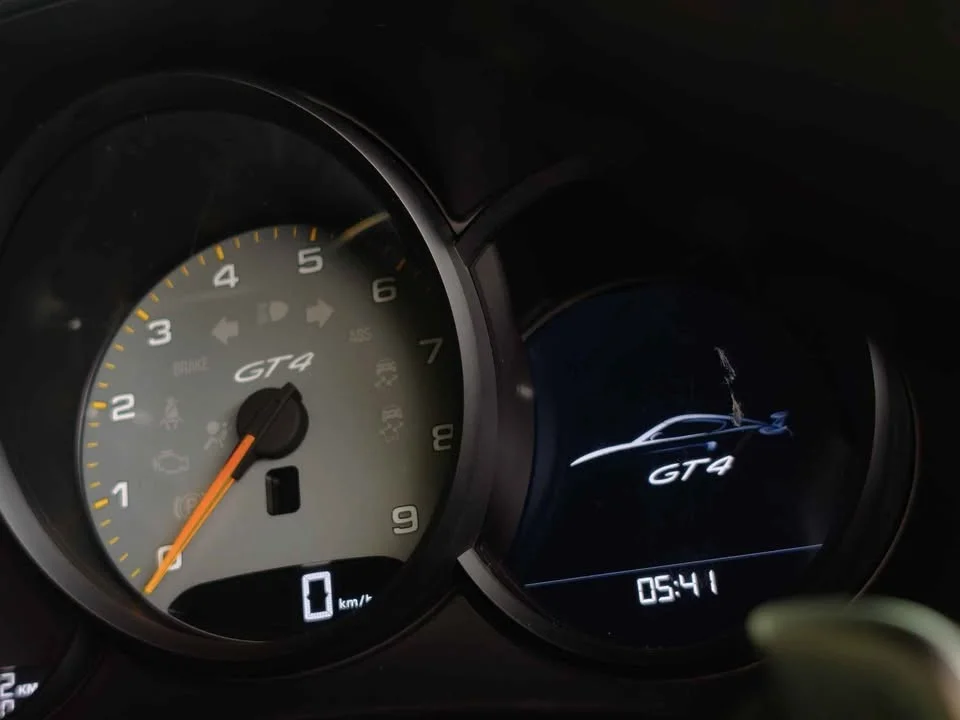 2015 Porsche Boxster and Cayman III 3
