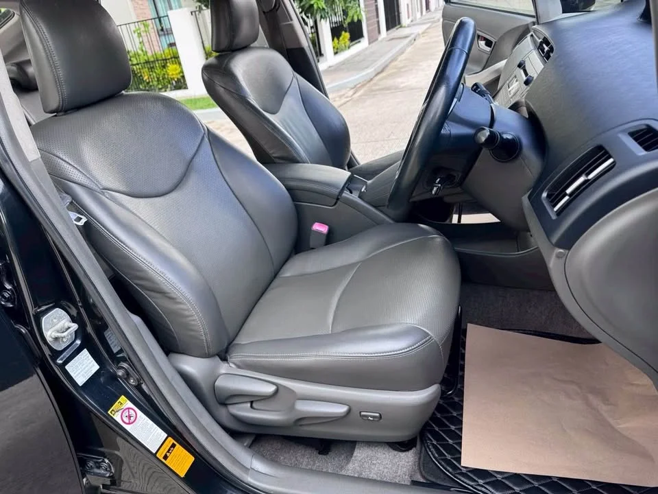 2011 Toyota Prius III 3