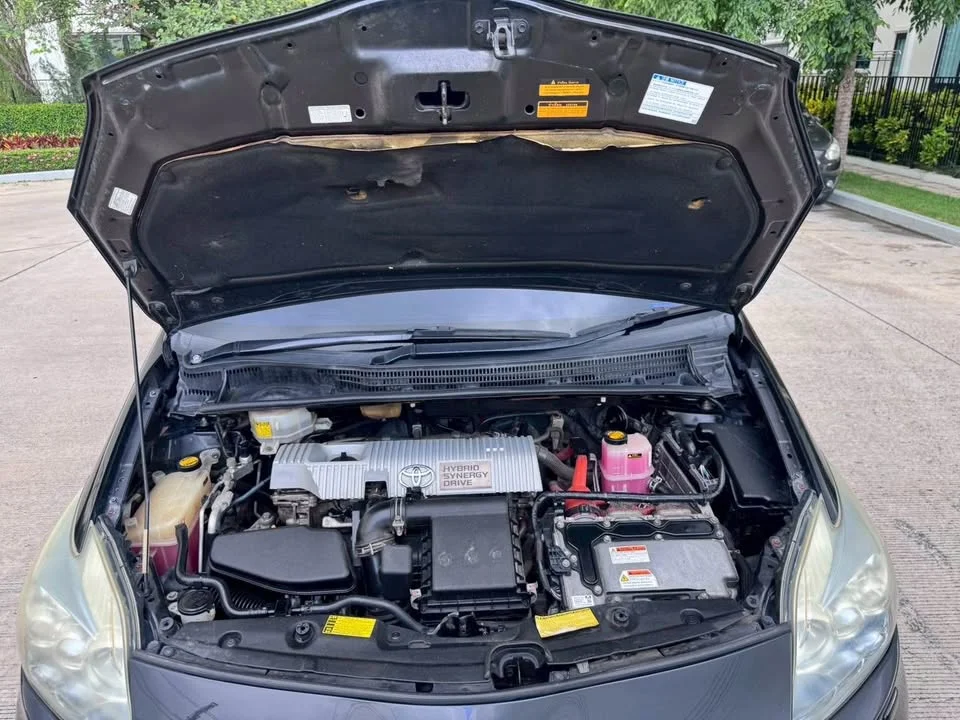 2011 Toyota Prius III 2
