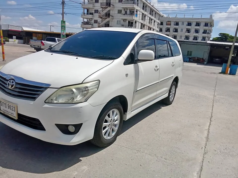 2015 Toyota Innova I 3