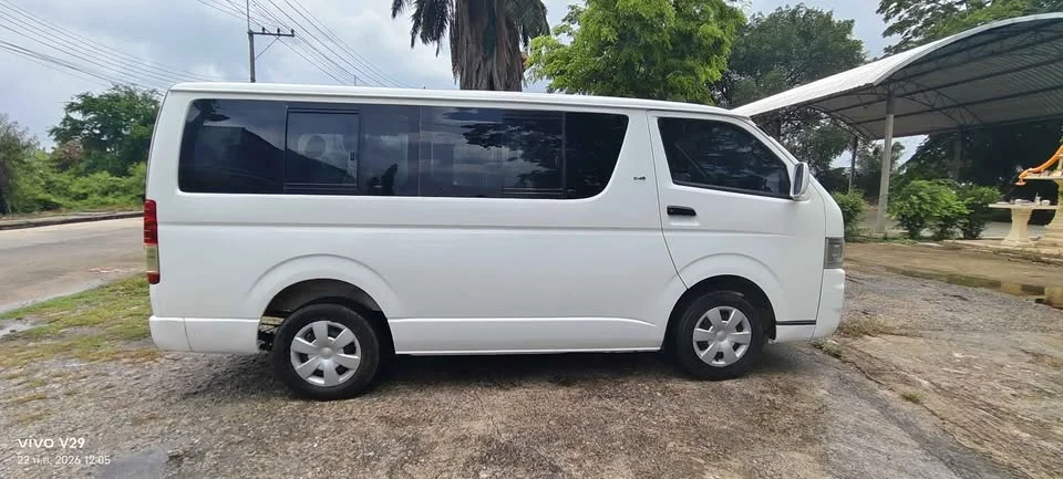 2009 Toyota HiAce V (H200) 2