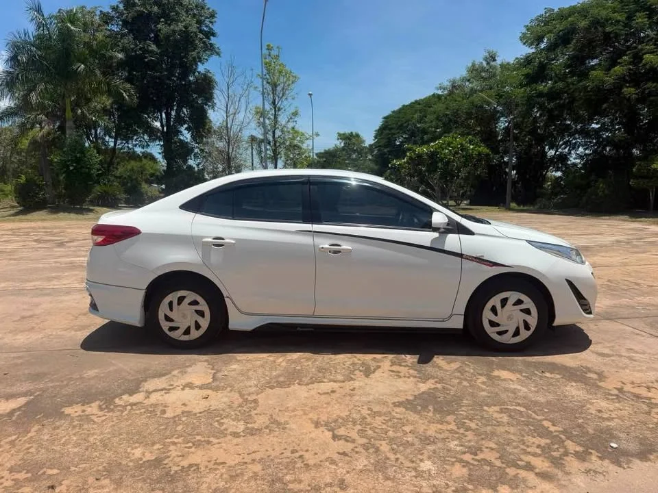 2019 Toyota Yaris ATIV III 2